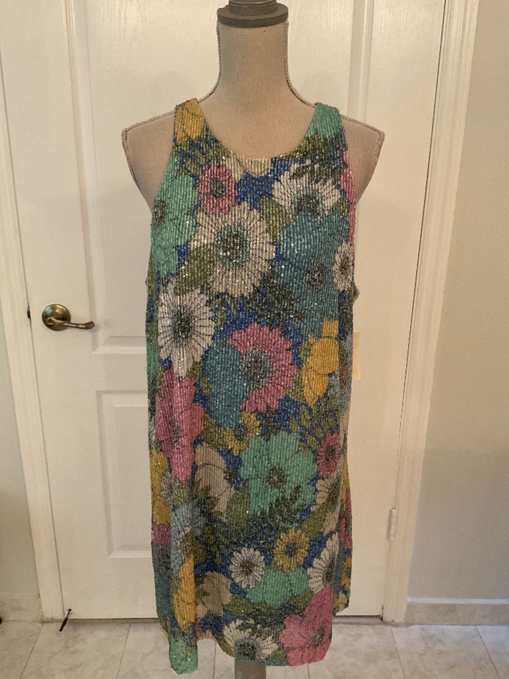 On 34th Floral Sequins Sleeveless Mini Dress size XL Lined *NWT*